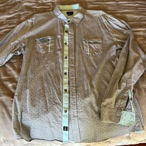 Men’s long sleeve button down shirt.  Buckle 7 Diamonds brand Classic Fit Large